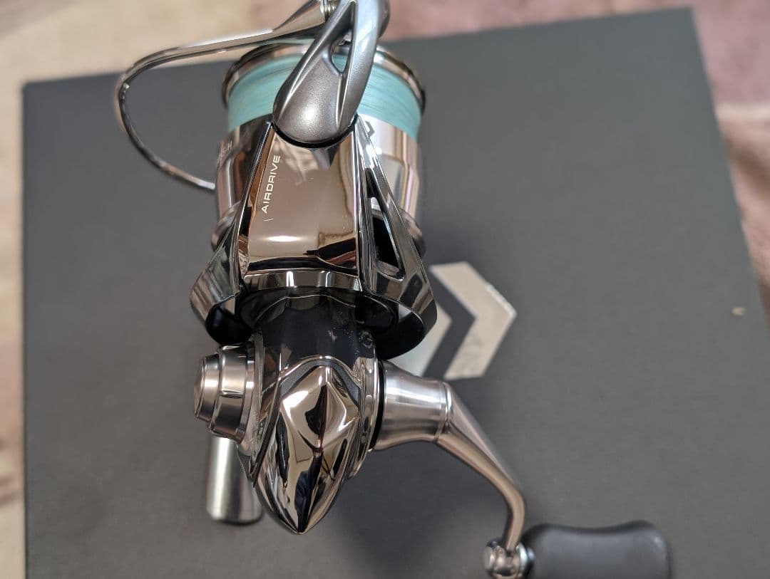 【美品】ダイワ イグジストSTSF2000SS-H