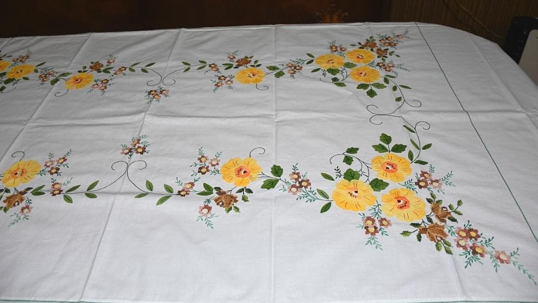 イタリア製 花柄刺繍テーブルクロス 送料込