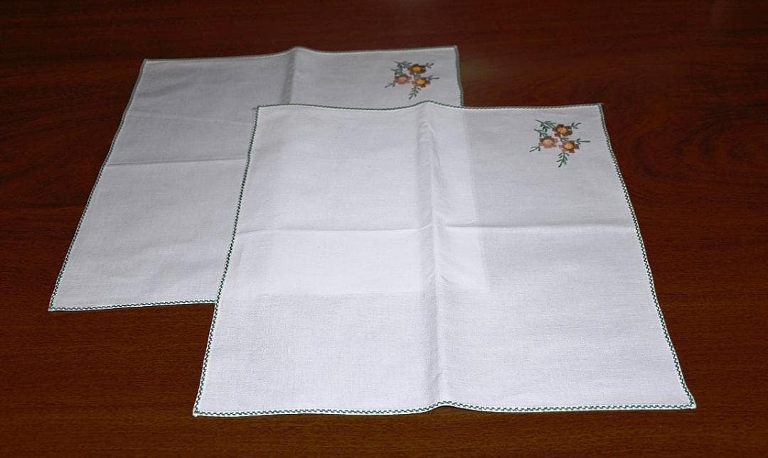 イタリア製 花柄刺繍テーブルクロス 送料込