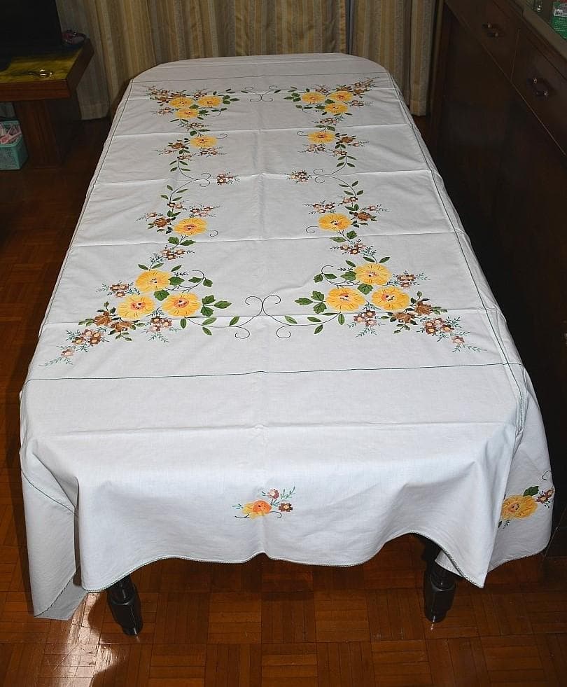 イタリア製 花柄刺繍テーブルクロス 送料込