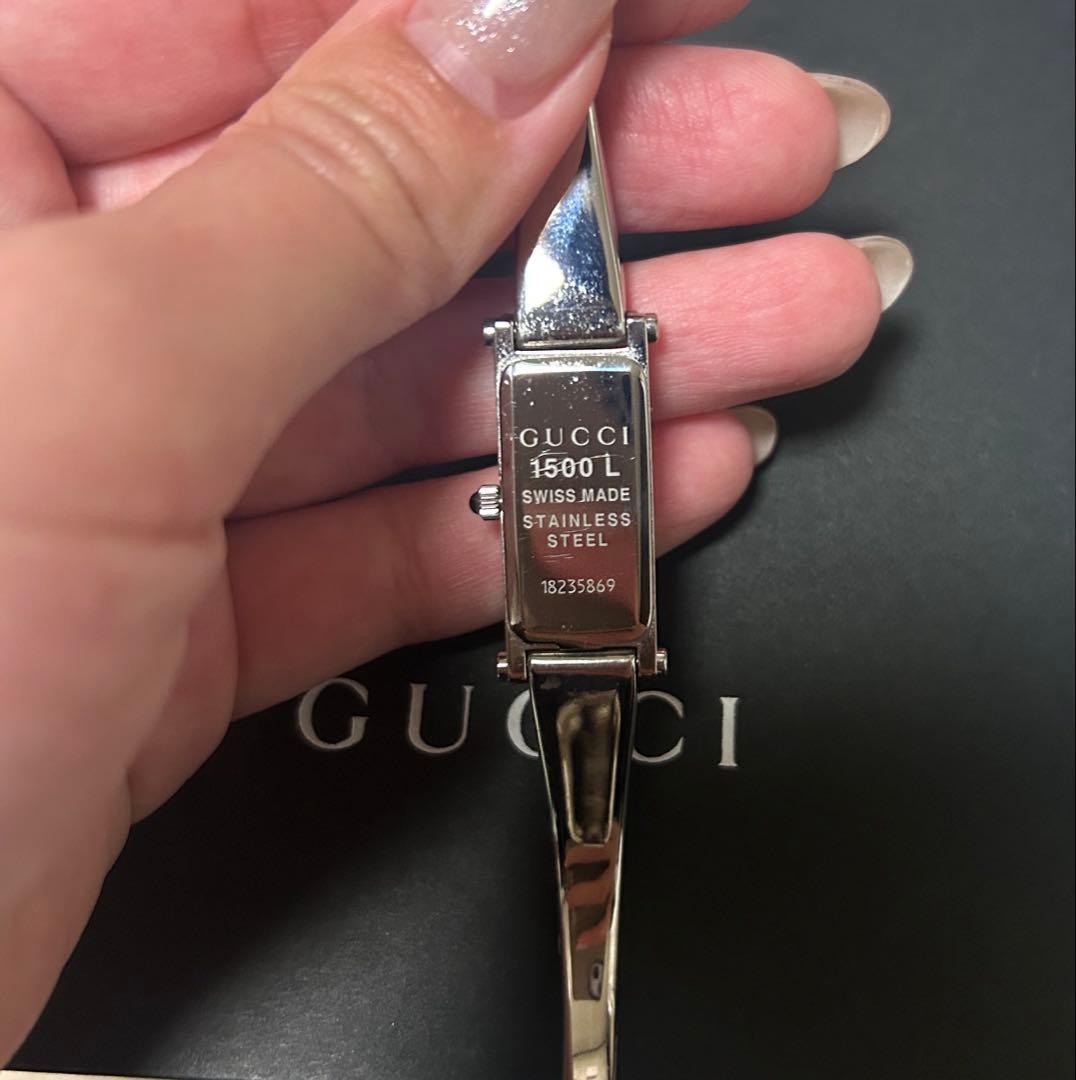 グッチ 腕時計 バングルウォッチ 1500L シルバー シェル文字盤