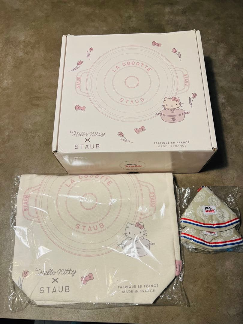 日本未発売海外限定　ストウブ ハローキティコラボ　ワナベ24cm 特典2点付き