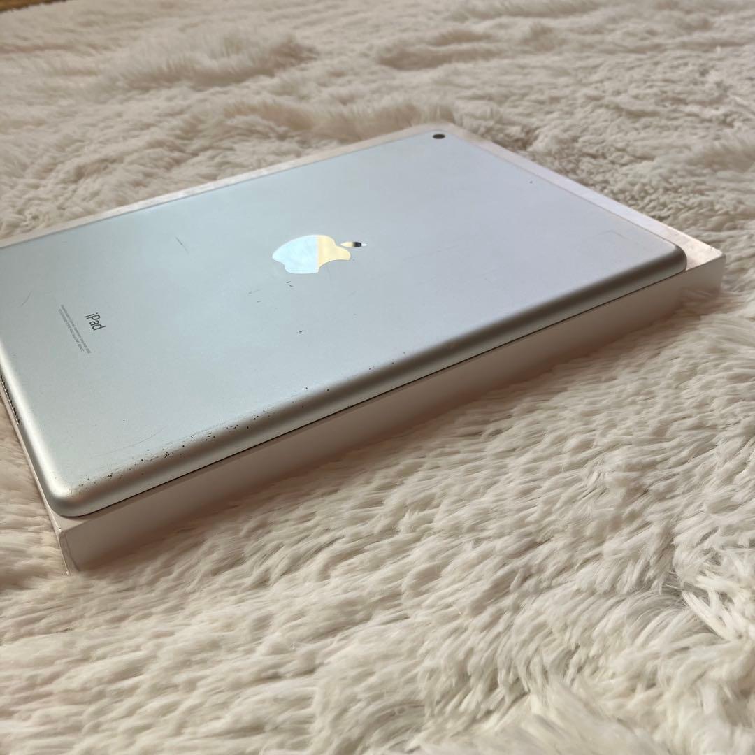【完動品】iPad 第5世代 32GB 【すぐ発送】