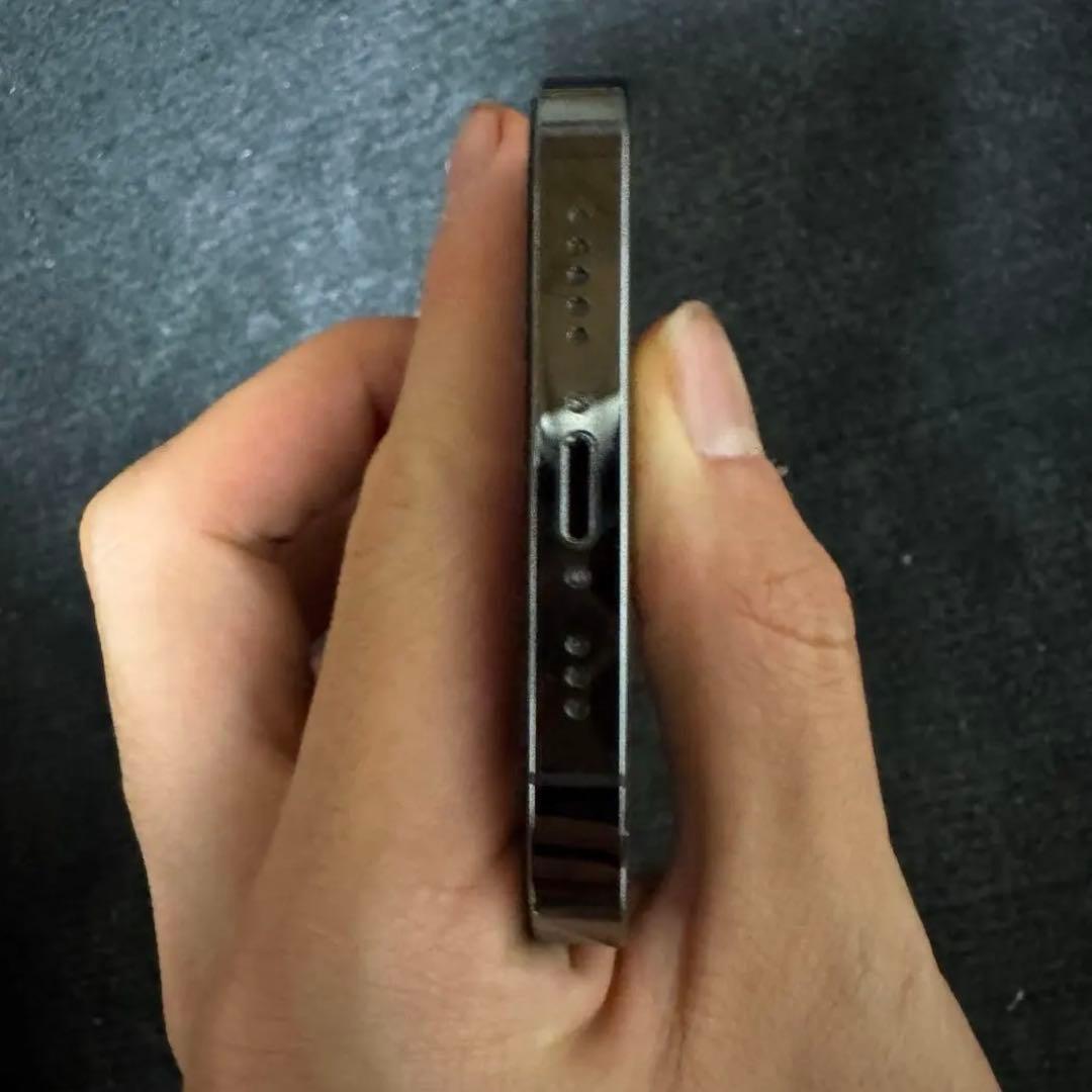 美品　Apple iPhone 12 Pro グラファイト 本体