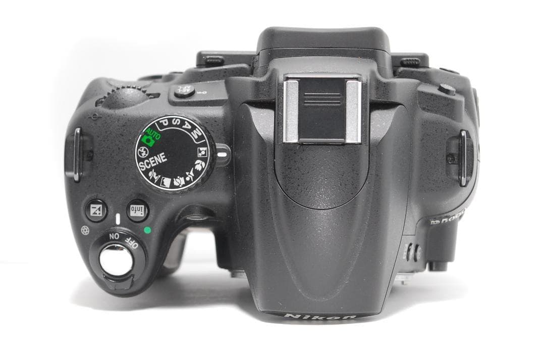 【安心のレンズフード付き】Nikon D5000　スマホ転送　動画・自撮りOK