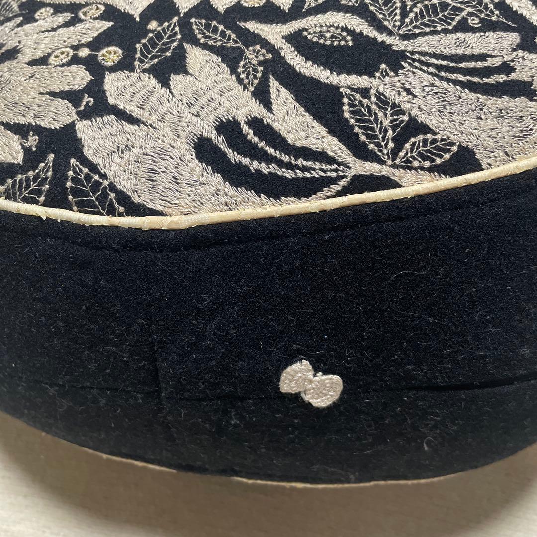 大幅値下げ　ミナペルホネン　エッグクッション　carnival ブラック