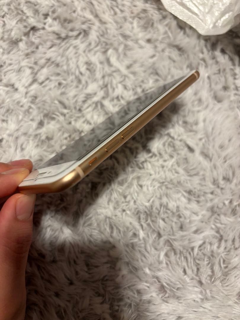 iPhone 8 ゴールド　64GB バッテリー83%