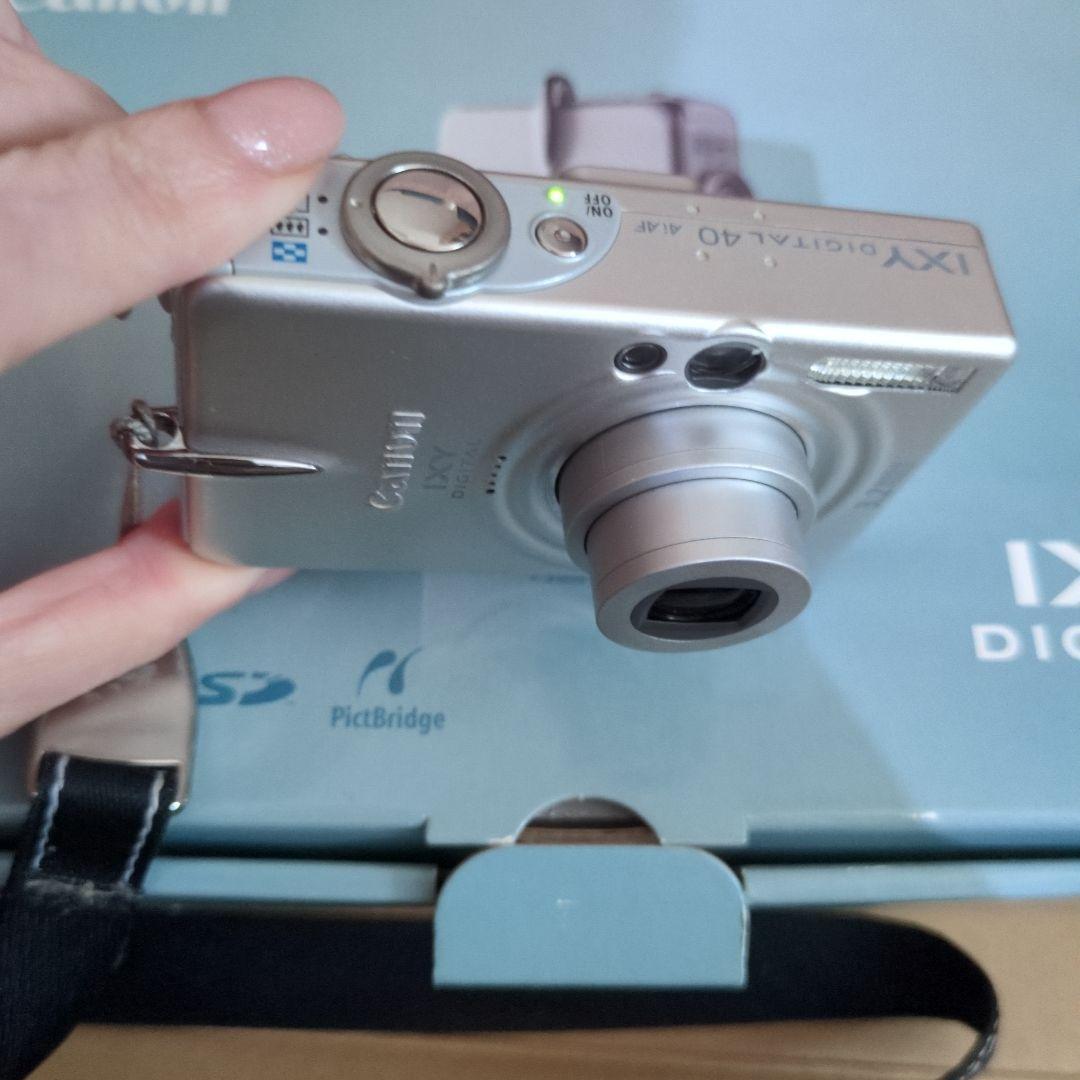Ｕｓｅｄ　Canon　IXYD40 デジタルカメラ　　3.2メガピクセル