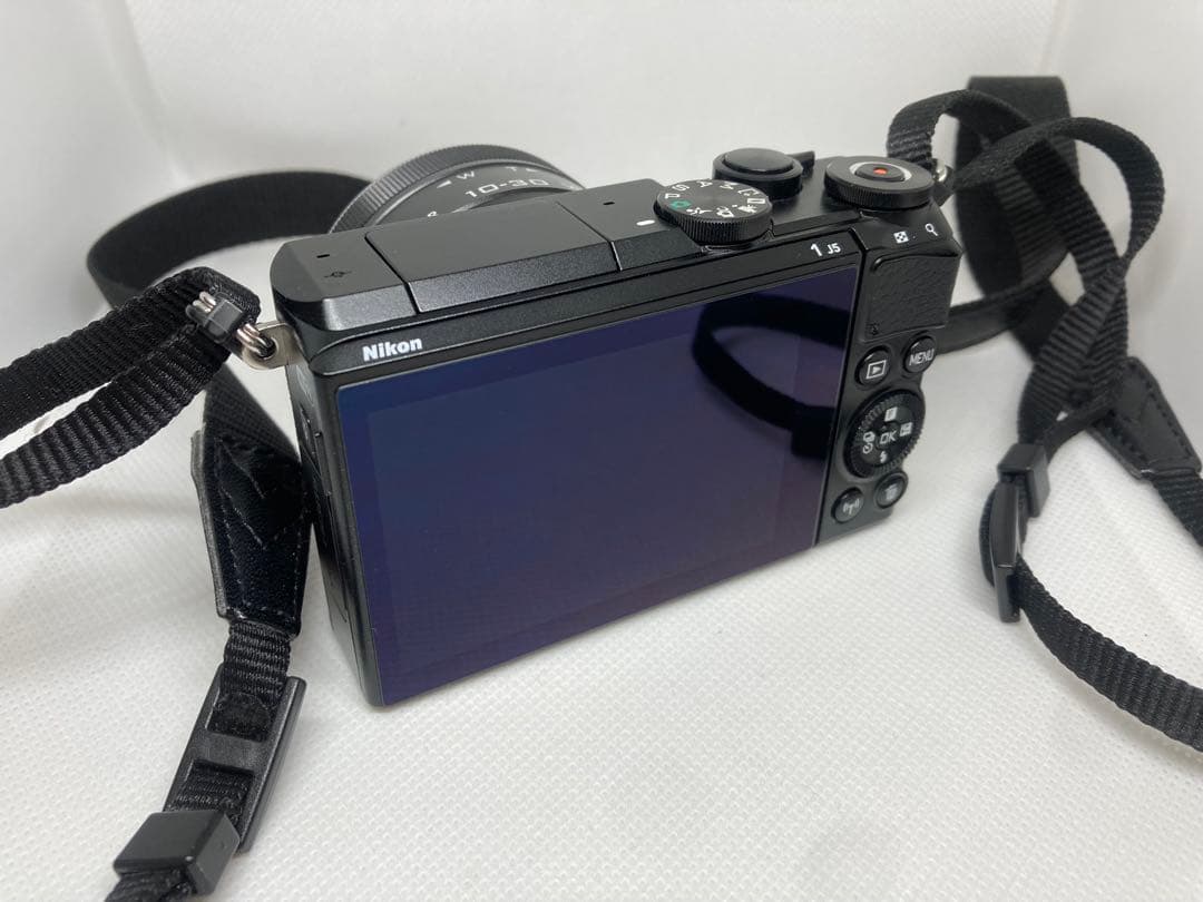 ☆お盆値下げ【美品/人気カラー】NIKON 1 J5 ダブルレンズキット