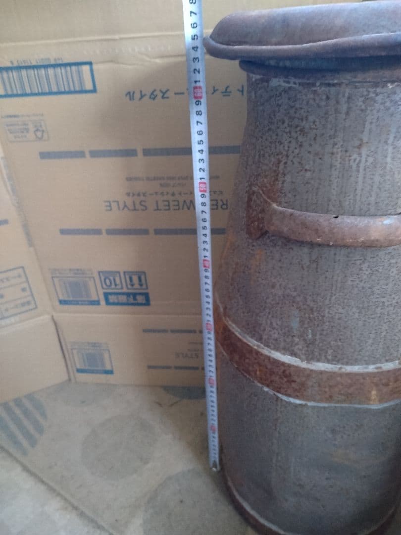 ★　アンティークミルク缶　蓋付　②、①　2個出品