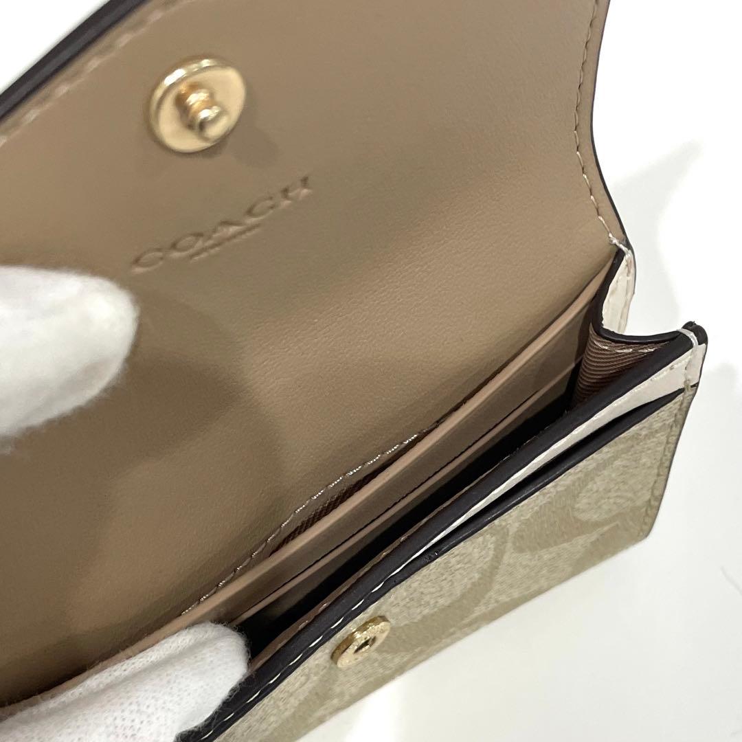 COACH 名刺入れ ベージュ/ホワイト シグネチャー カードケース コーチ