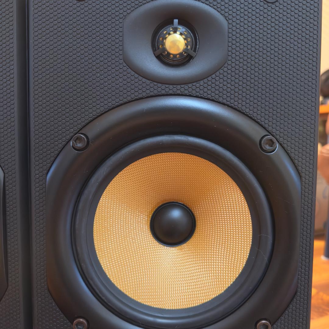 B&W DM602 / 美品 / シリアル連番 / スタンドのおまけ付き