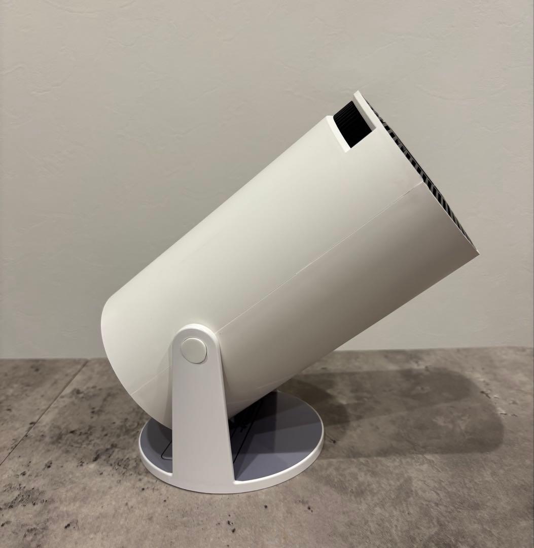 【新品】プロジェクター　リモコン付き