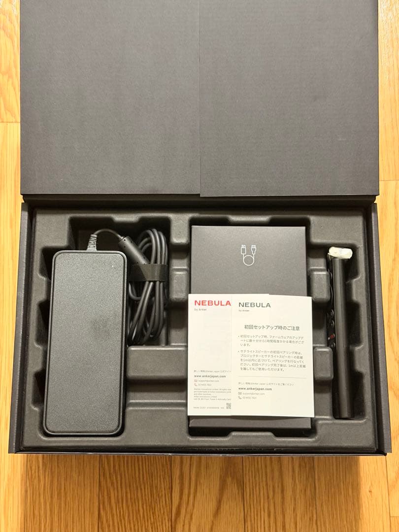 Anker Nebula X1 おまけで非純正スタンド付き