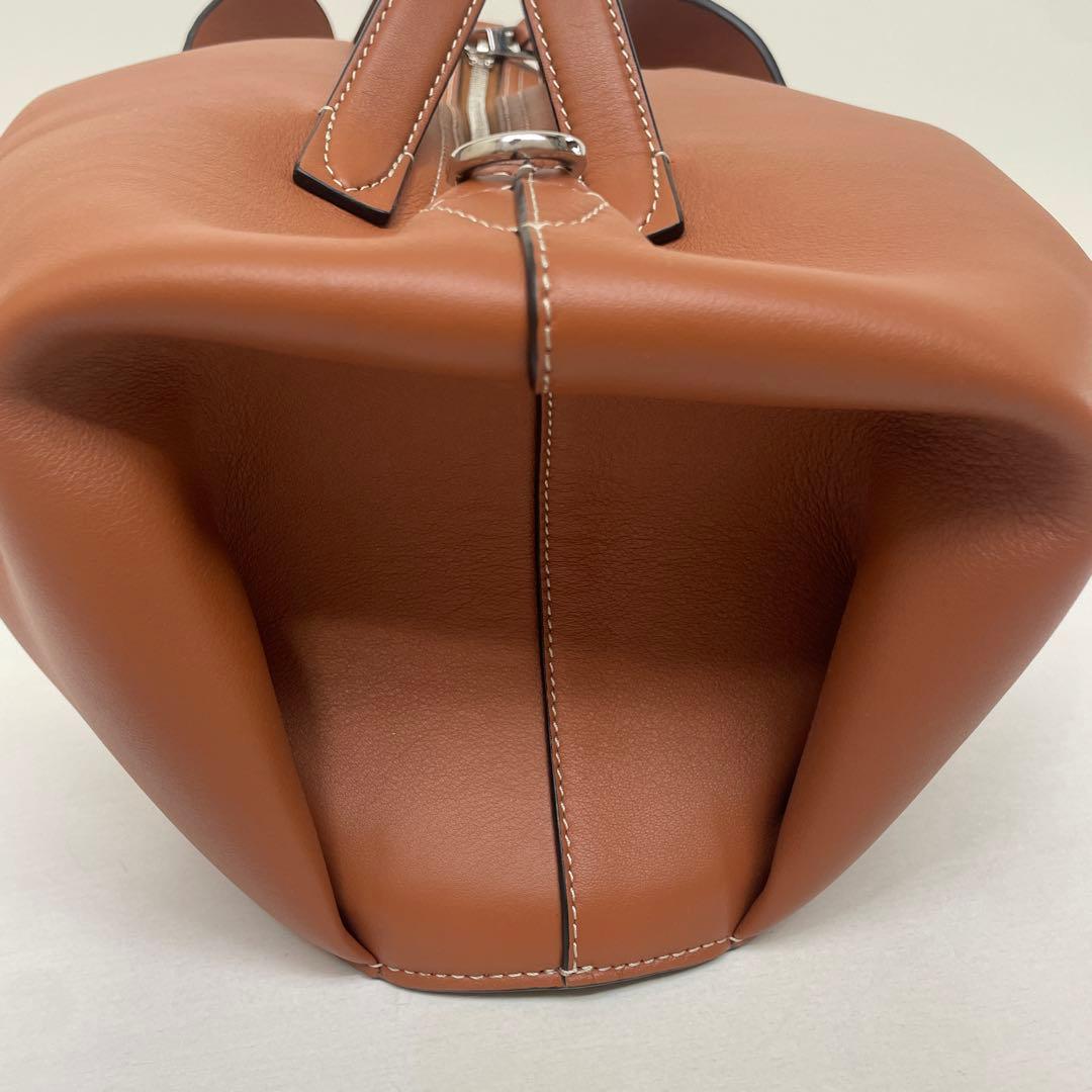 ほぼ未使用【ロエベ】エレファントバッグ ラージ　クラシックカーフ　タン　ブラウン