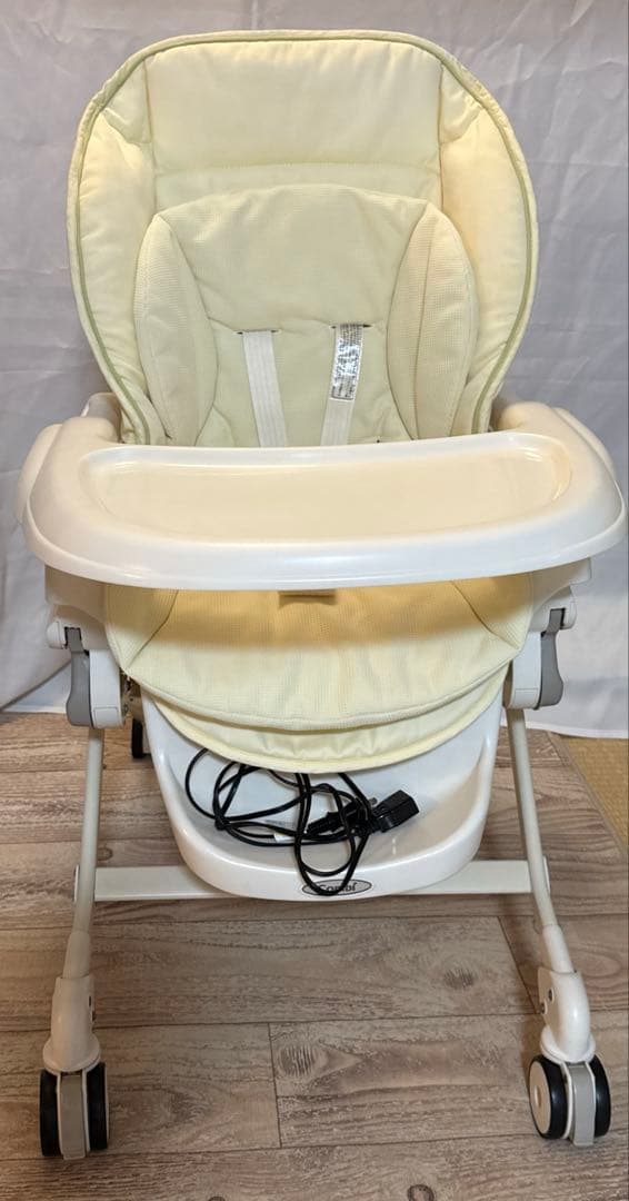 【combi】 ココリラ オートスウィング ハイローチェア 電動 動作確認済み