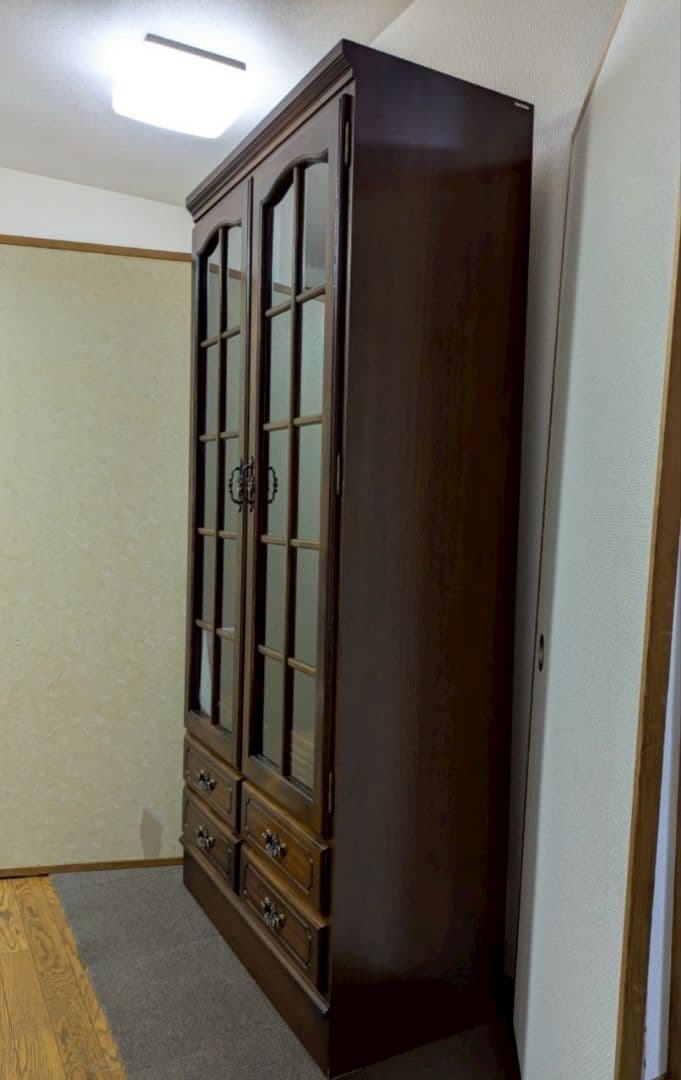 カリモクコロニアル　書棚　木製ガラス扉キャビネット