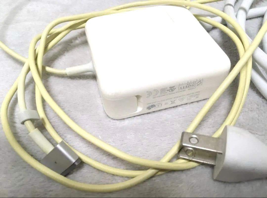 MacBook Pro13インチ Early2015 音割れ充電器付イヤホンOK