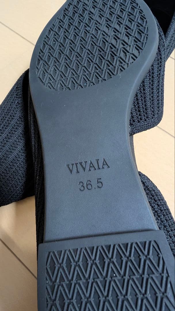 VIVAIAポインテッドトゥVカットフラットシューズ　36.5(23.5cm)