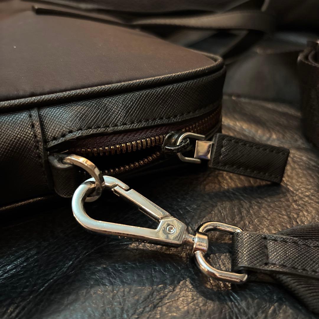 美品　PRADA ブラック ビジネスバッグ