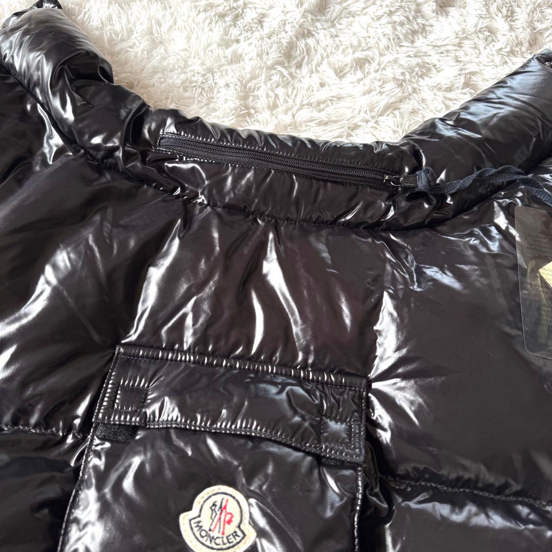 モンクレール 犬用 ダウンジャケット　3way フード　刺繍ロゴ　ワッペン　黒