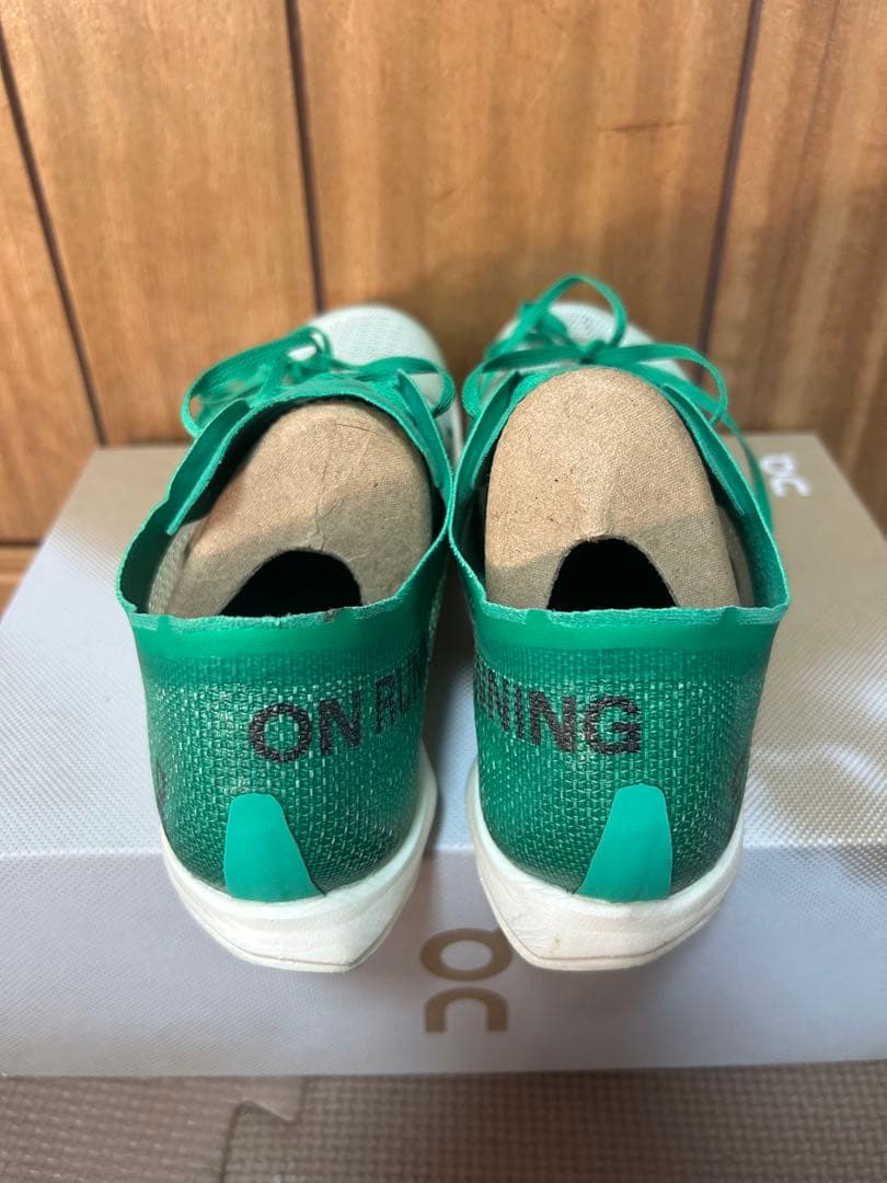 オン クラウドスパイクシティウス2 24.5cm