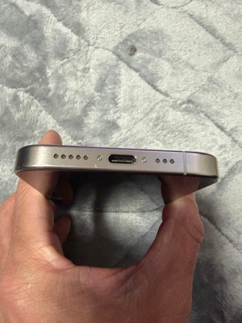 Apple iPhone 15 Pro ホワイトチタニウム　128GB 本体