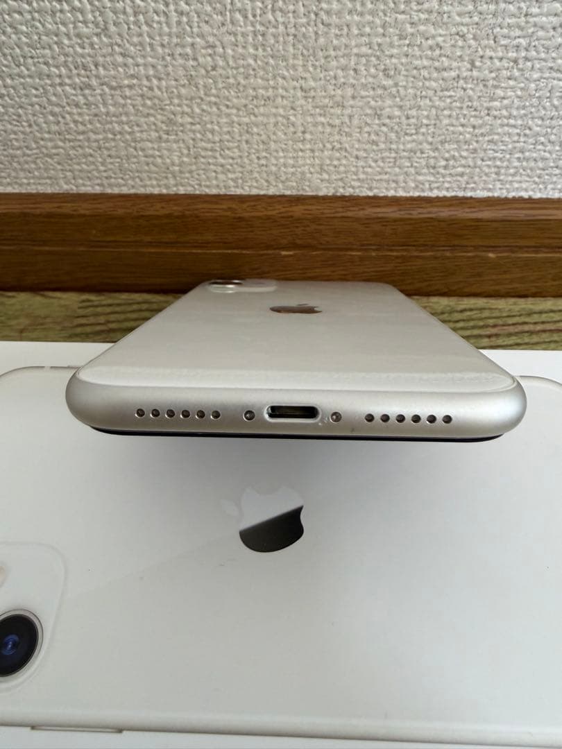Apple iPhone 11 128GB ホワイト 箱付き