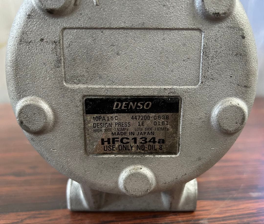 エアコンコンプレッサー　いすゞ　大型　ギガ用　リビルド品