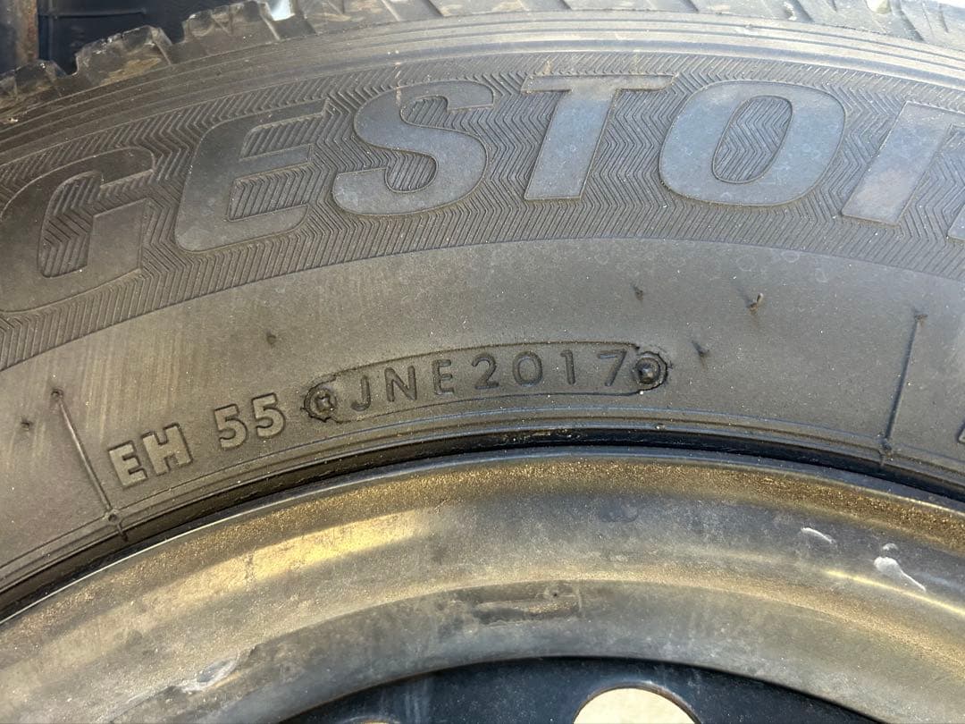 送料込み！！ハイエース　15インチ タイヤセット　スタッドレス