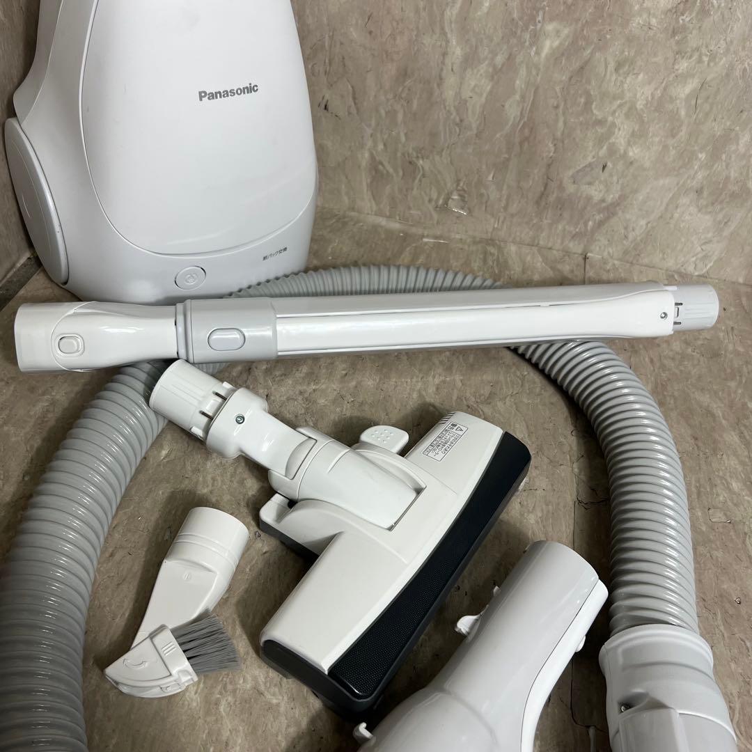 極美品 2024年製 パナソニック 掃除機 紙パック式 MC-PJ220G-W