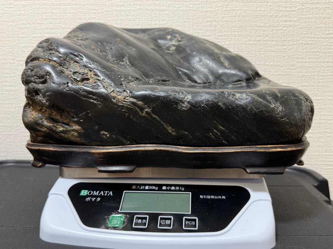 特大 神居古潭石 神居古潭 鑑賞石 真黒石 黒石 水石 自然形状 台座付き