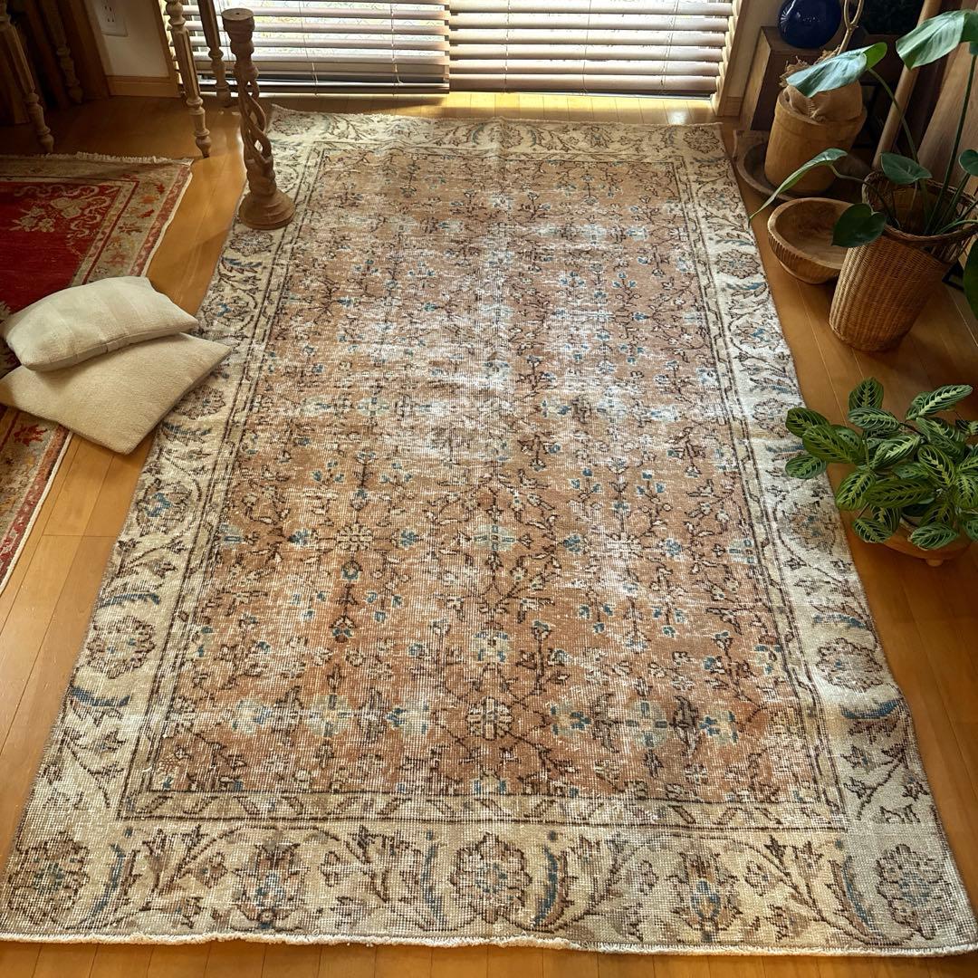 137×232大判ピンクベージュ×ブルー　草花ボタニカル　トルコヴィンテージラグ