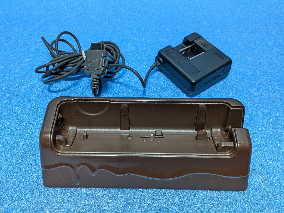 Q-pot. Phone SH-04C docomo チョコレートビスケット