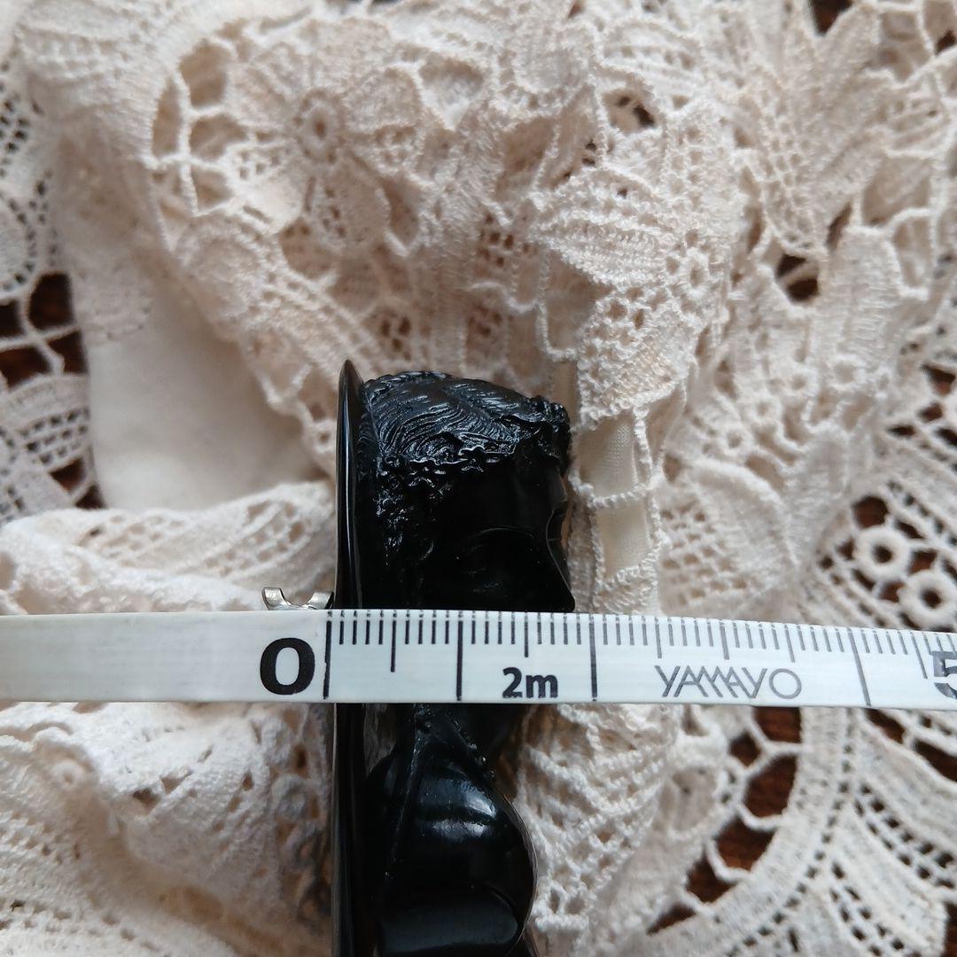 Vintage❗ブラック 彫刻 女性モチーフ ブローチ 女神 蚤の市