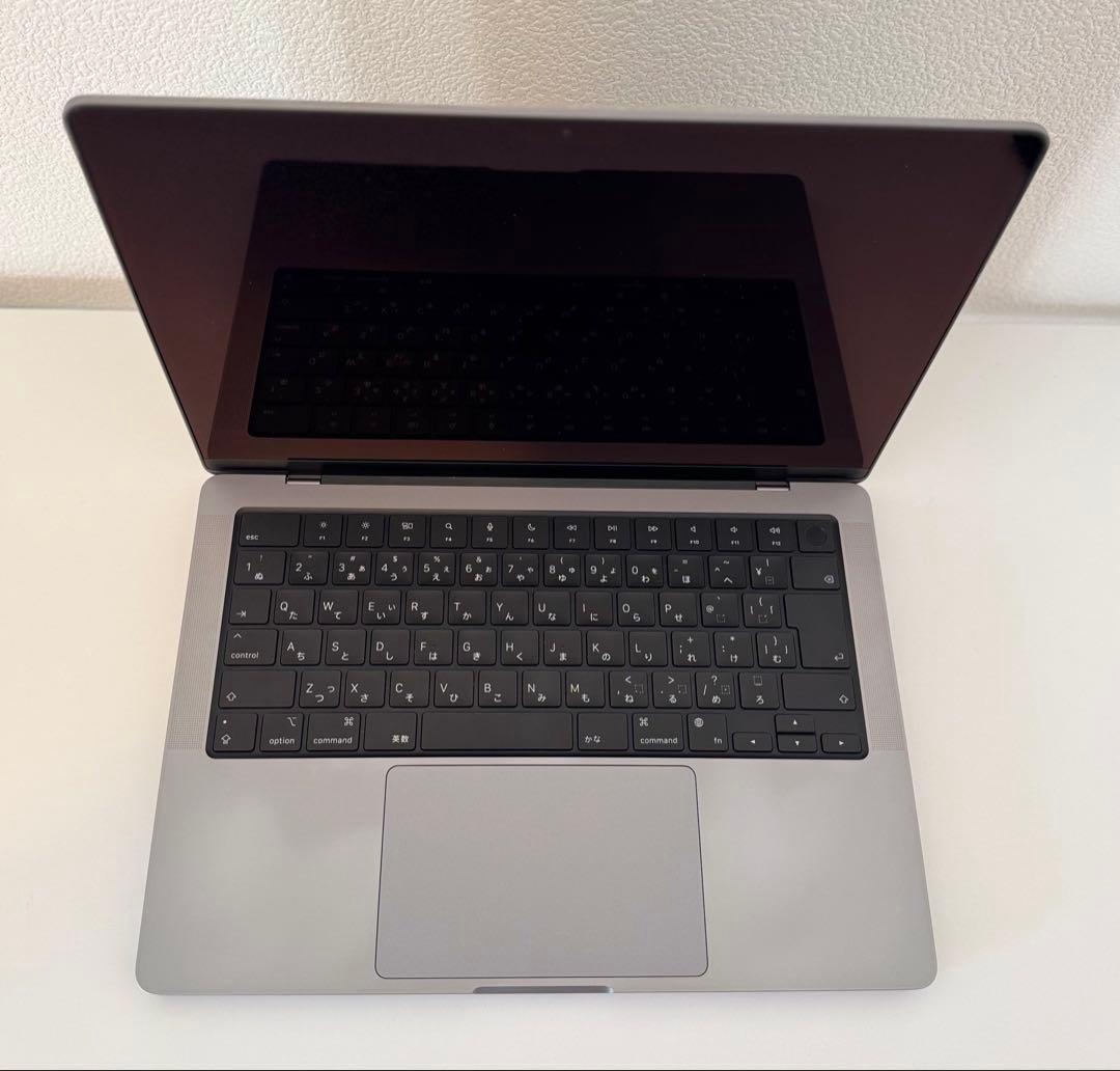 美品 Macbook Pro 2021 14インチ Office付ける