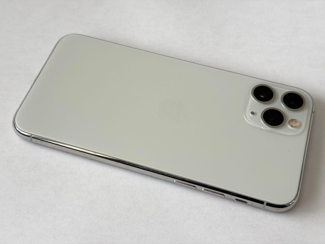 Apple iPhone 11 Pro シルバー 本体 512GB ケース付