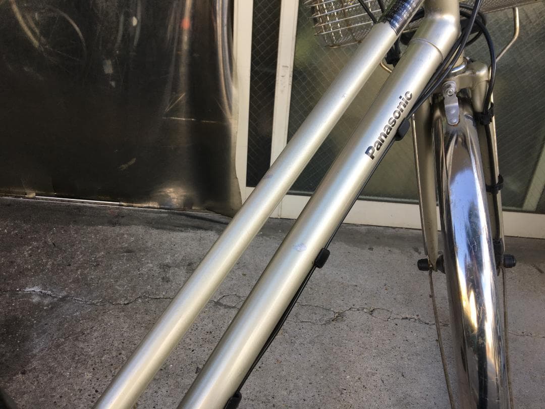 地域限定送料無料　ビビ　シティ　内装5段変速　チタンシルバー　神戸市　電動自転車