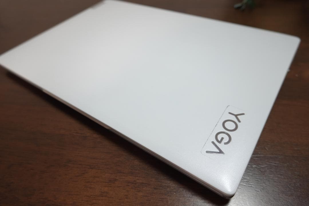 Windowsノート本体 Lenovo Yoga Slim 770i Carbon (82U90073JP