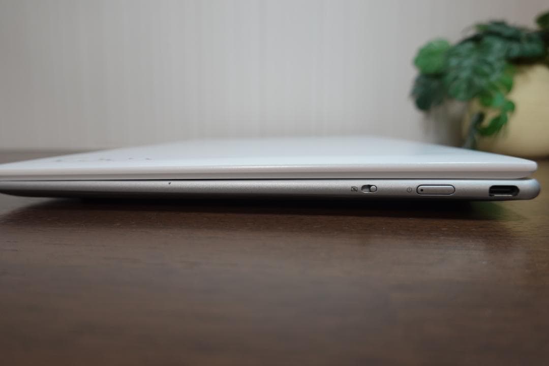 Windowsノート本体 Lenovo Yoga Slim 770i Carbon (82U90073JP