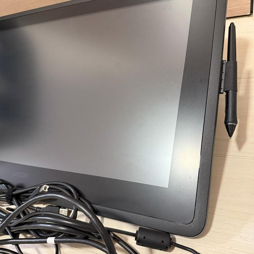 Wacom Cintiq 22本体（2021年製 液晶ペンタブレット）