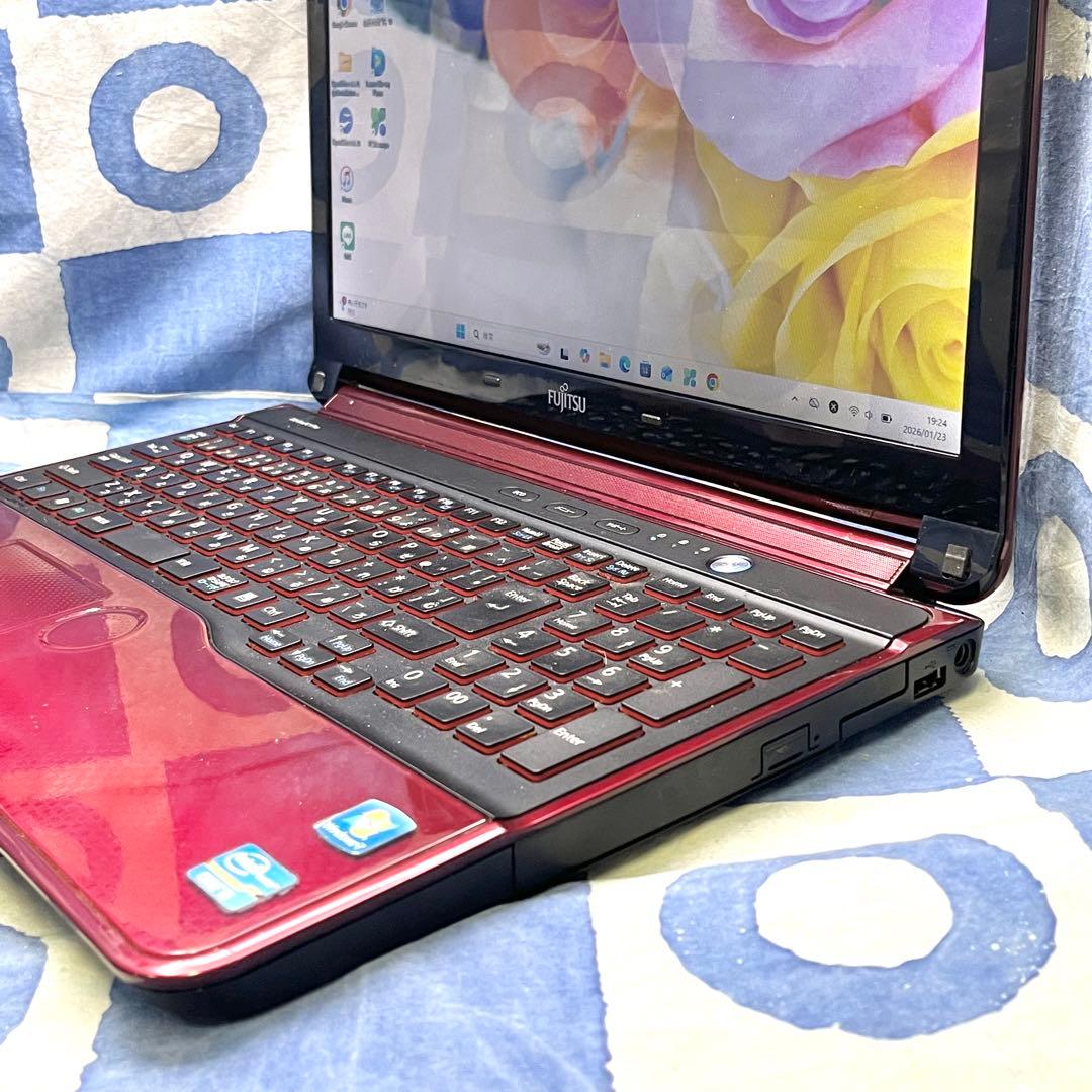 爆速SSD500G☆i7☆大人気赤ノートパソコン♪ブルーレイ&カメラ！Win11