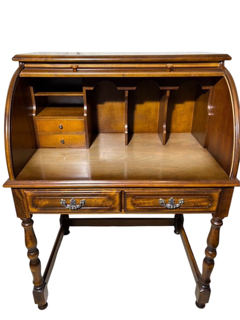 札幌市内引取・札幌市内配送可‼️カリモク コロニアル ライティング ビューロー