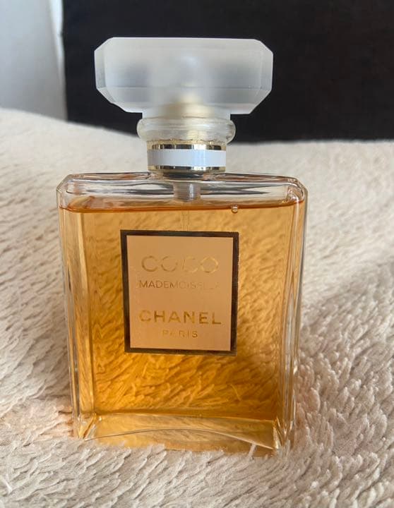 値下げ！100mlシャネル ココ マドモアゼル オードゥ パルファム アンタンス