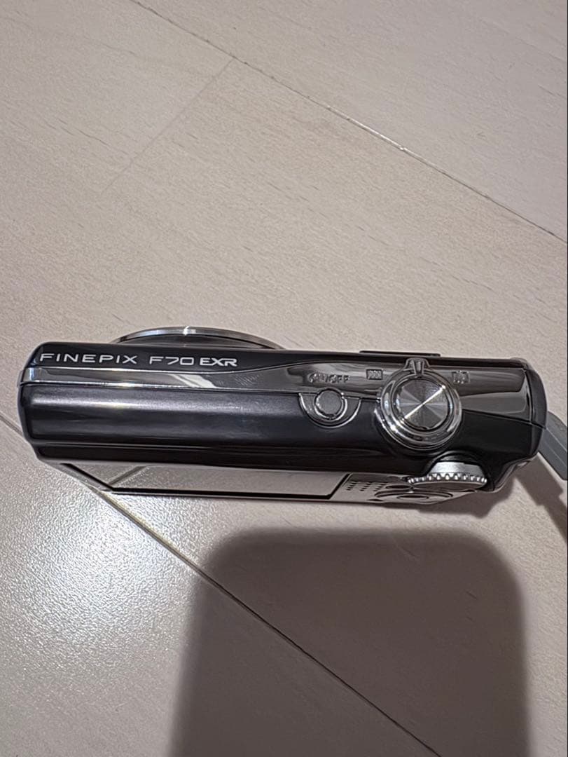 fujifilm FinepixF70EXR コンパクトデジカメ 付属品完備
