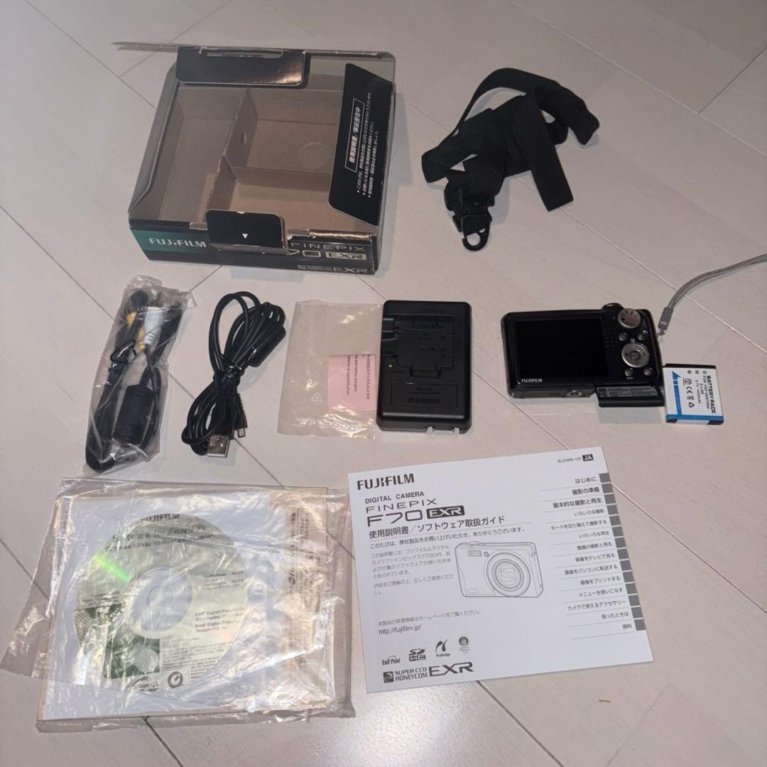 fujifilm FinepixF70EXR コンパクトデジカメ 付属品完備