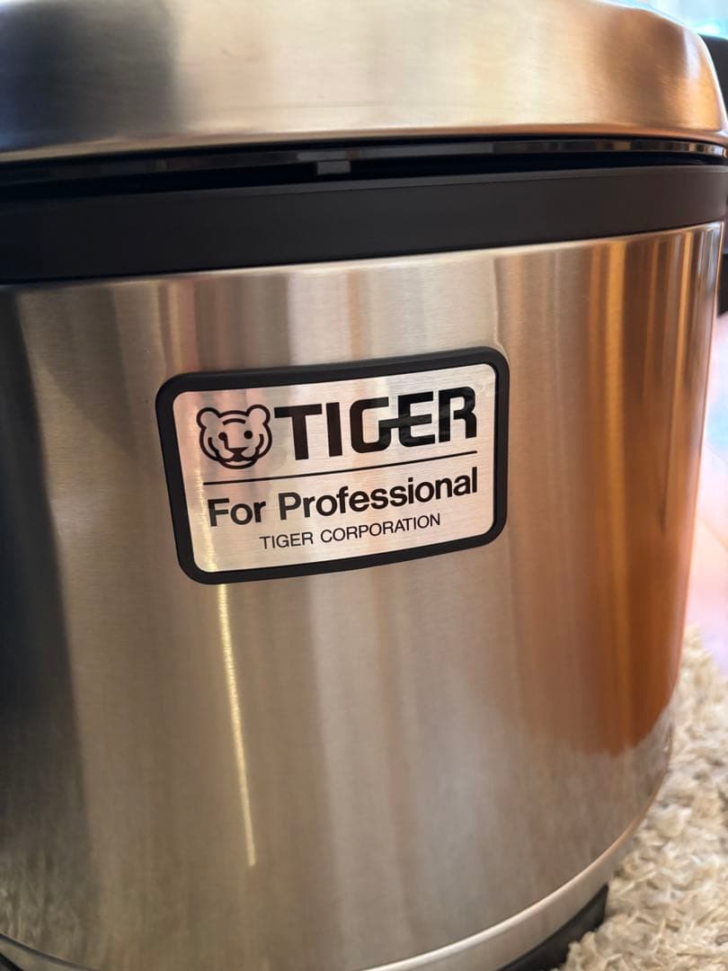 TIGER 業務用炊飯器 ステンレス 炊きたて⭐︎2.7l炊き JNO-A271