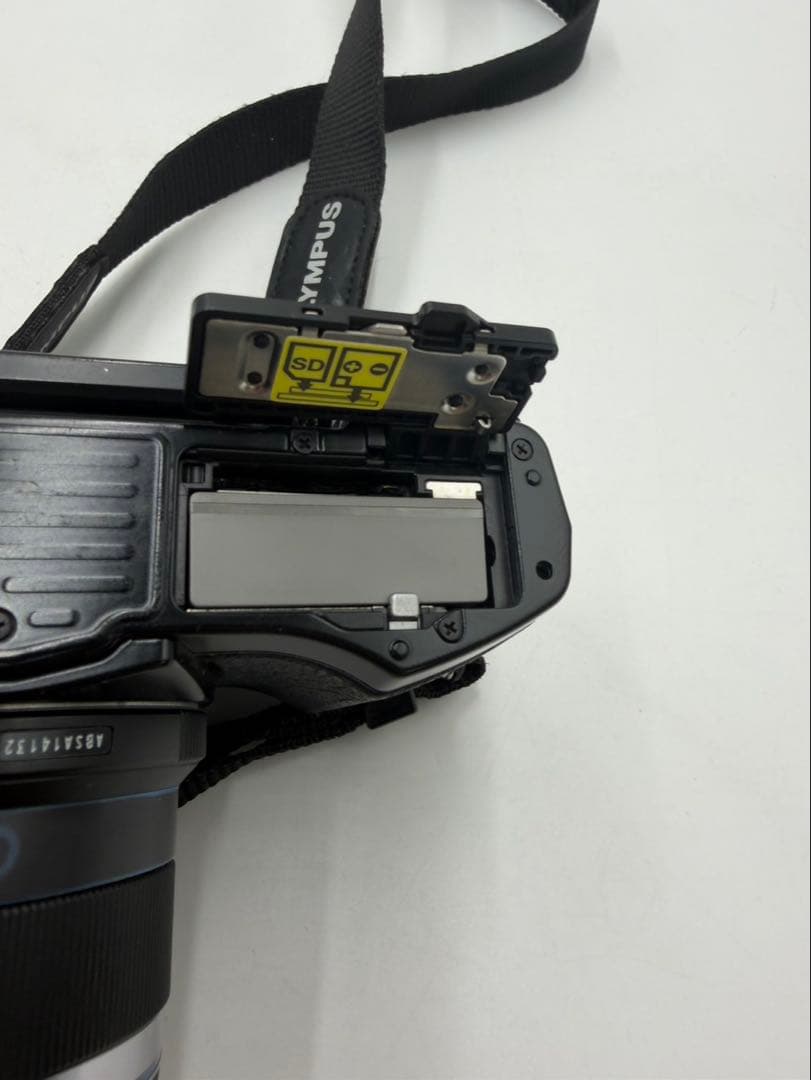 デジタルカメラ OLYMPUS OM-D E-M10 45mm 1:1.8