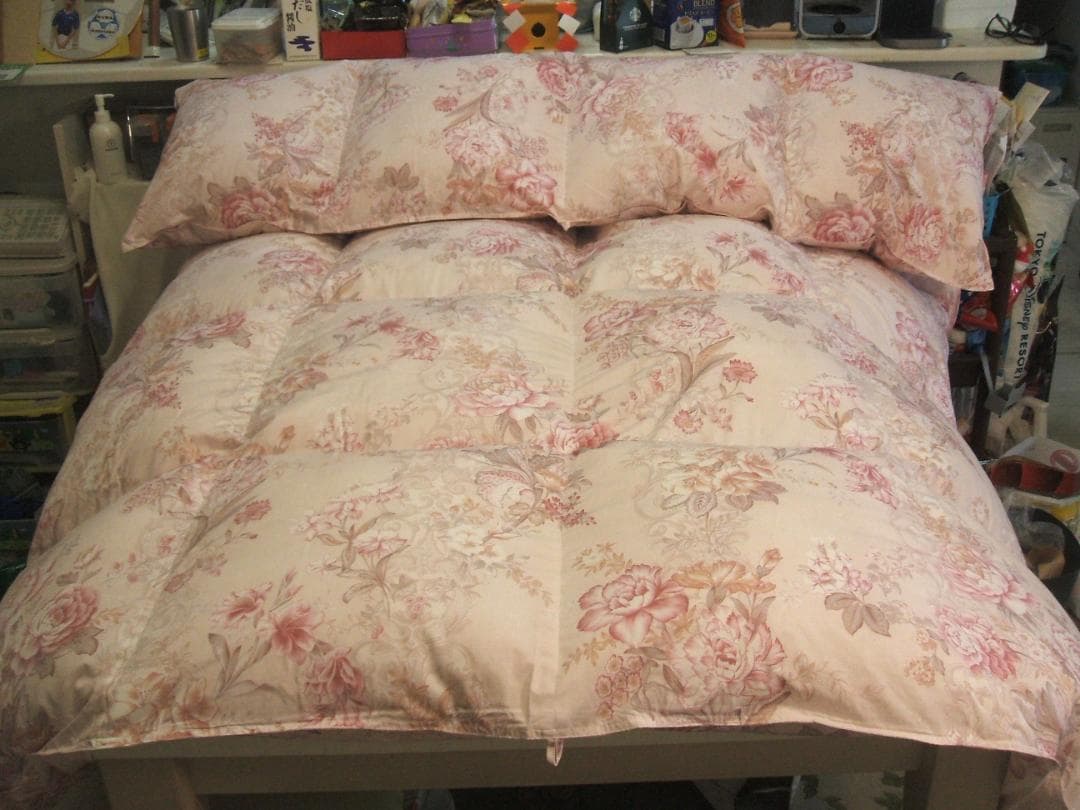 限定お買い得品‼️新品＊ロイヤル＊フランス９３％＊増量１，３キロ＊羽毛布団ＳＰ