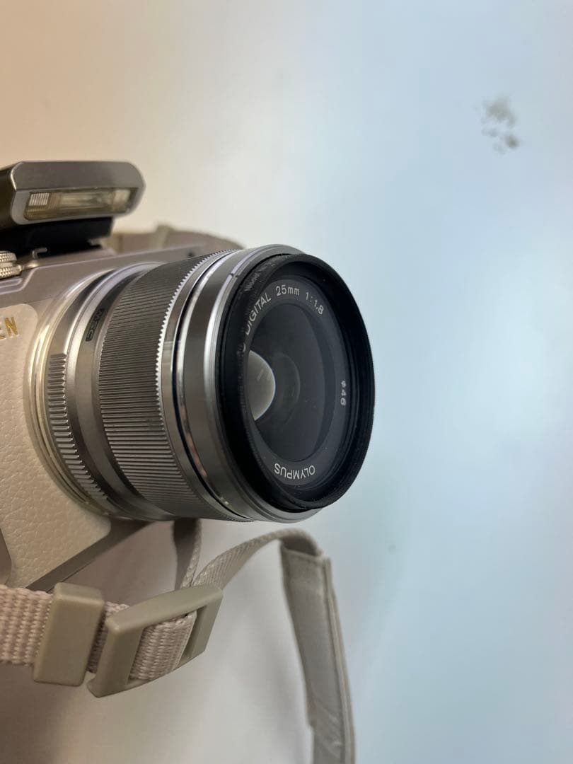 OLYMPUS PEN E-PL8 25mmレンズ付